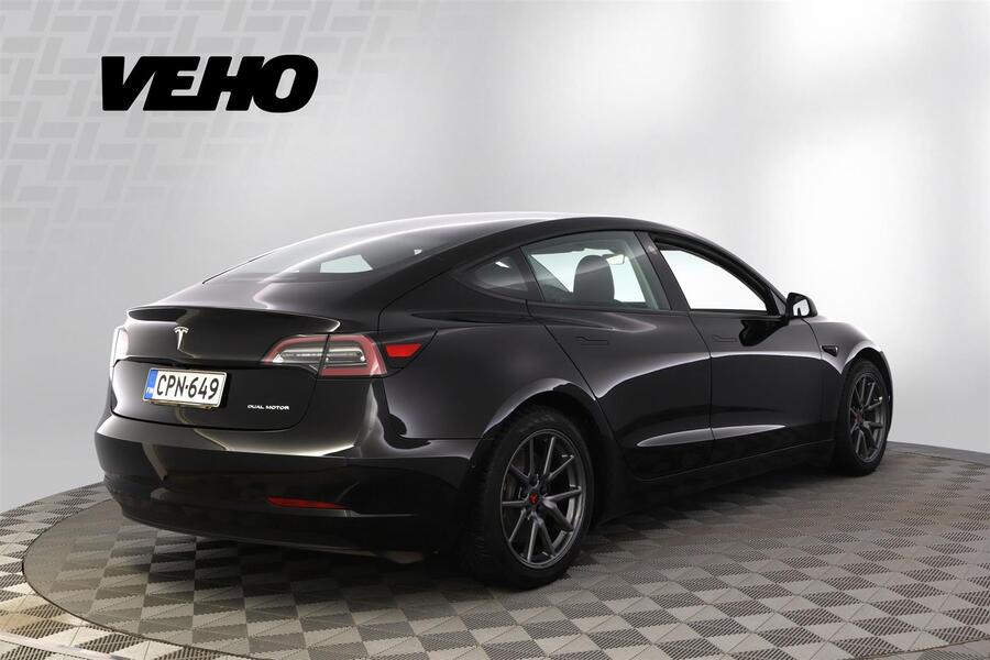 Tesla Model 3 vaihtoauto