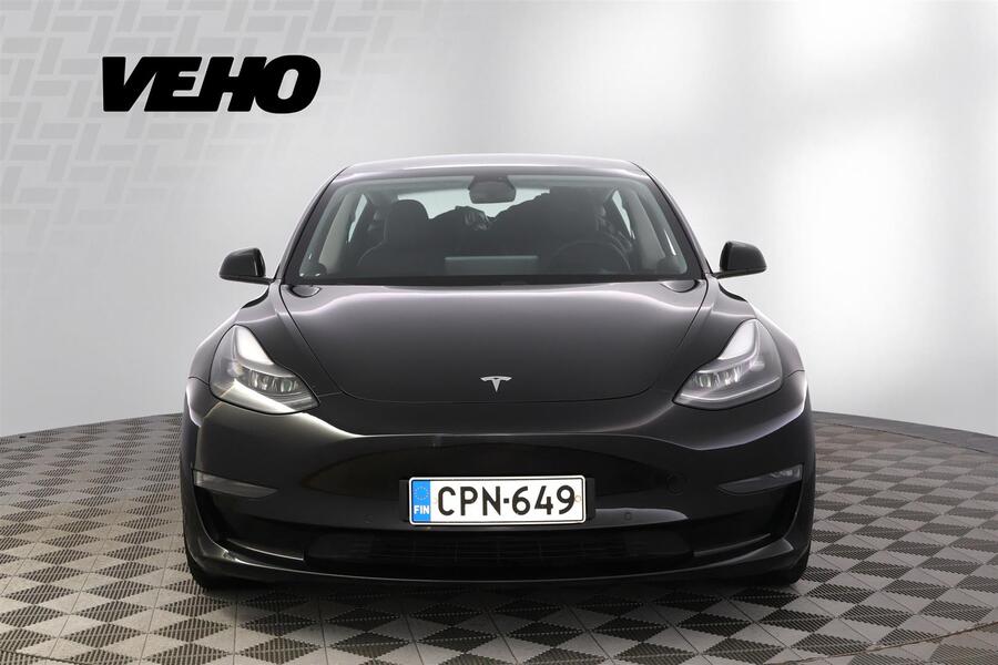 Tesla Model 3 vaihtoauto