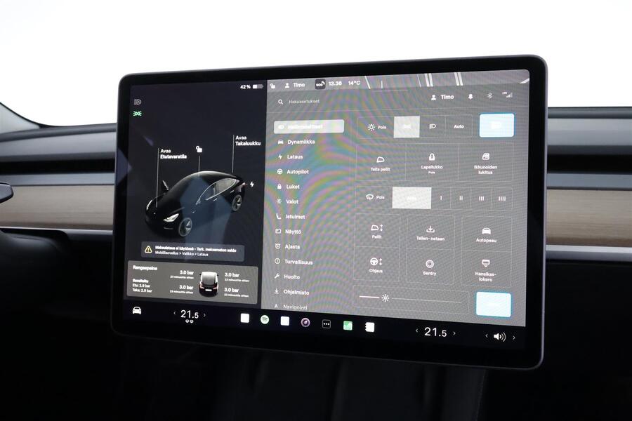 Tesla Model 3 vaihtoauto