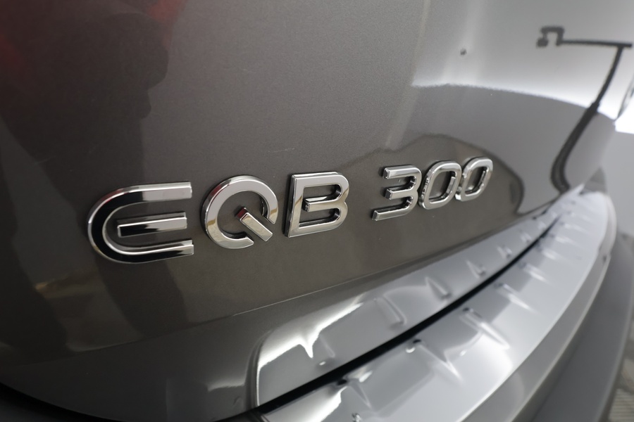 Mercedes-Benz EQB vaihtoauto