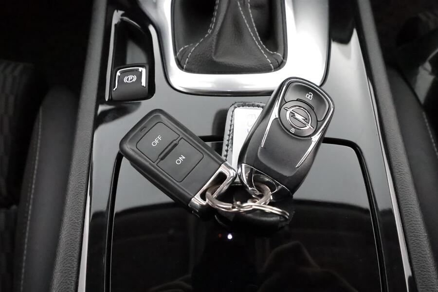 Opel Insignia vaihtoauto