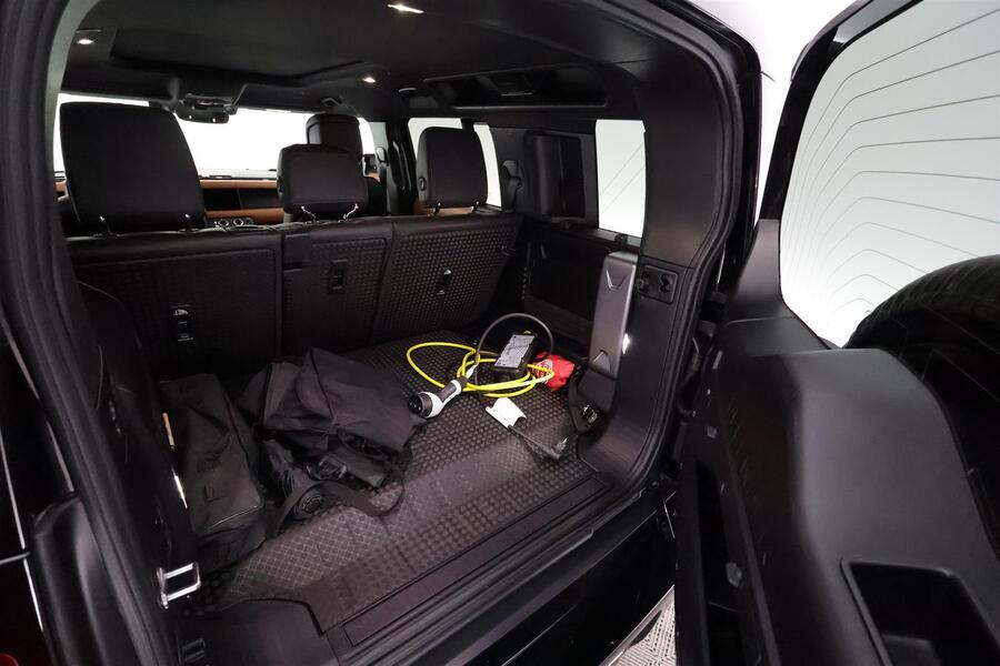 Land Rover Defender vaihtoauto