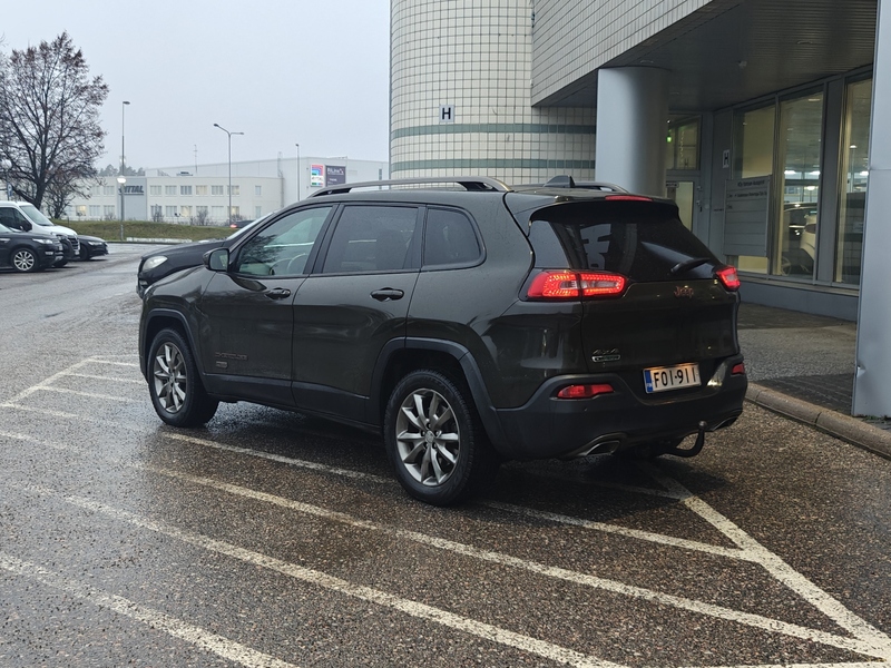 Jeep Cherokee vaihtoauto