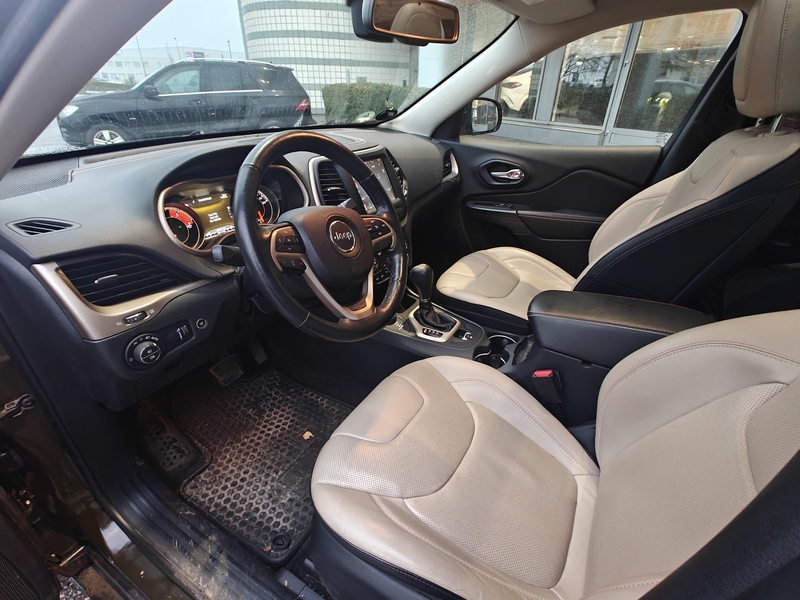 Jeep Cherokee vaihtoauto