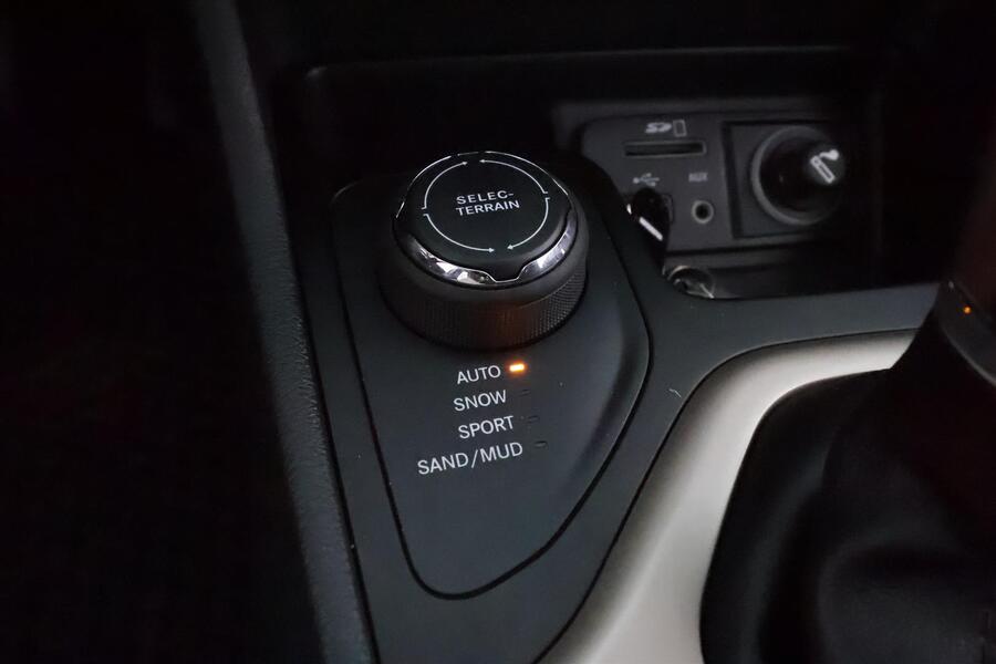 Jeep Cherokee vaihtoauto