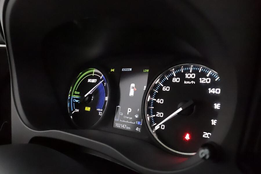 Mitsubishi Outlander PHEV vaihtoauto