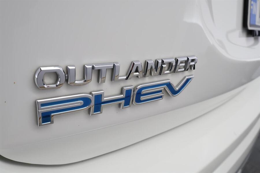 Mitsubishi Outlander PHEV vaihtoauto
