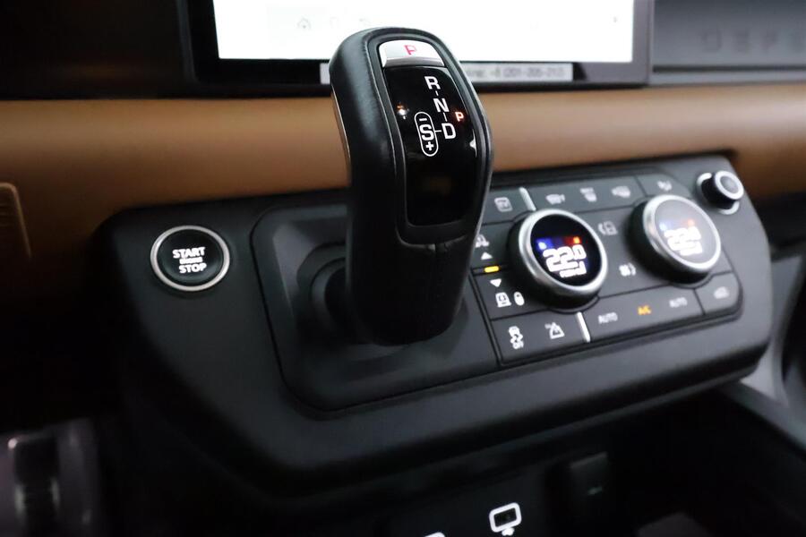 Land Rover Defender vaihtoauto