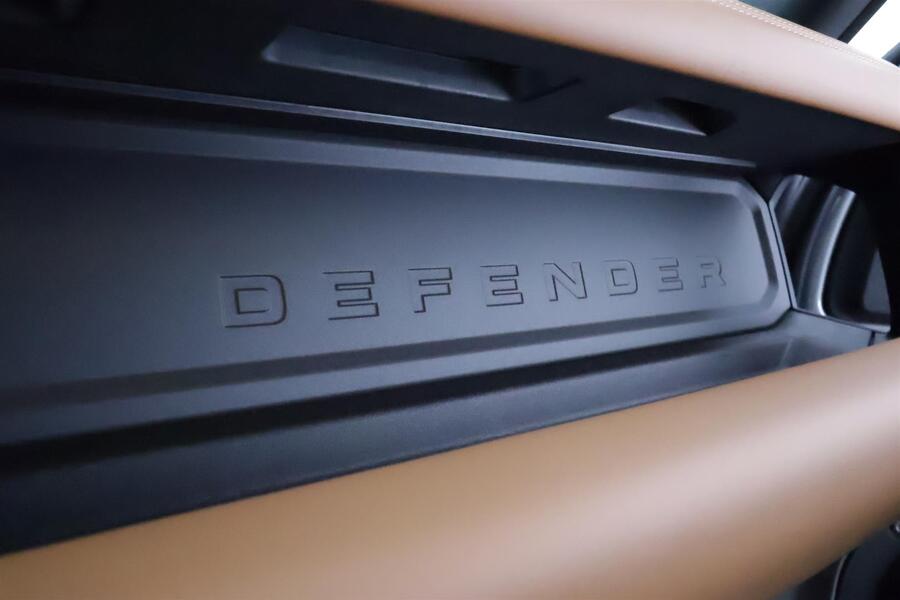 Land Rover Defender vaihtoauto