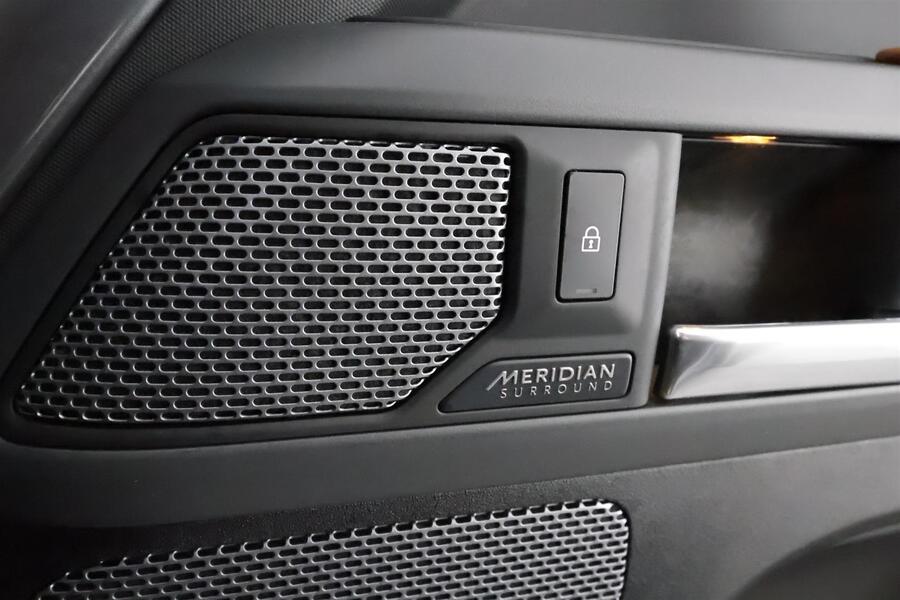 Land Rover Defender vaihtoauto