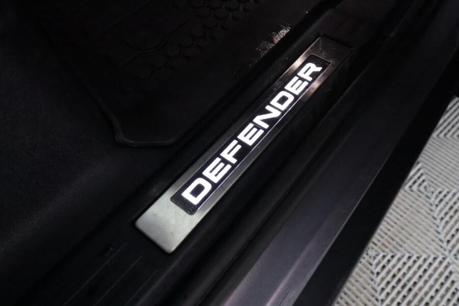 Land Rover Defender vaihtoauto