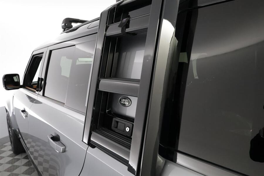 Land Rover Defender vaihtoauto