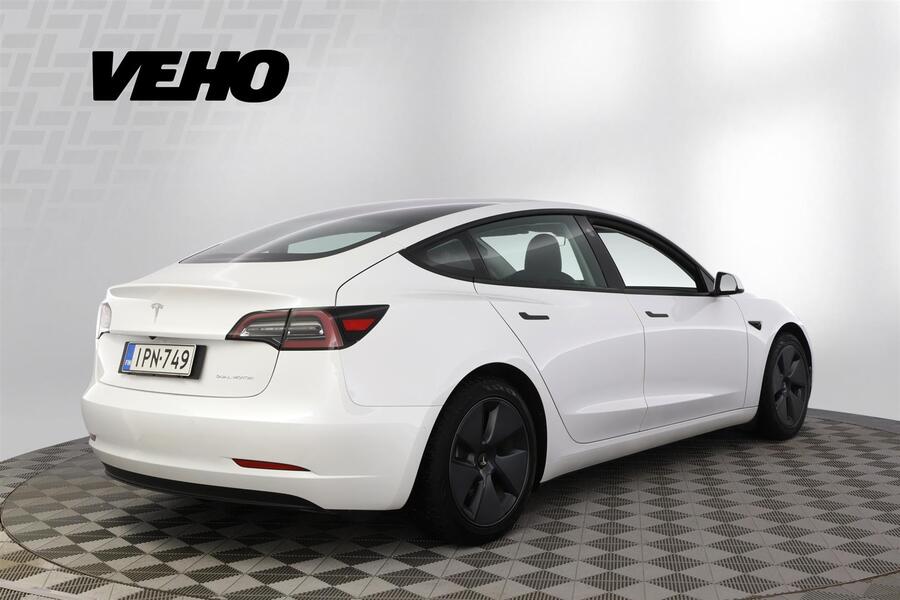 Tesla Model 3 vaihtoauto