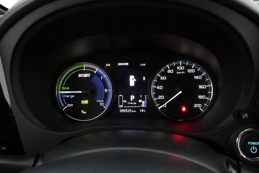 Mitsubishi Outlander PHEV vaihtoauto