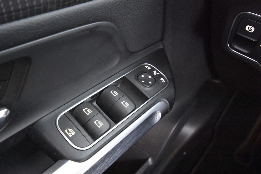 Mercedes-Benz EQB vaihtoauto