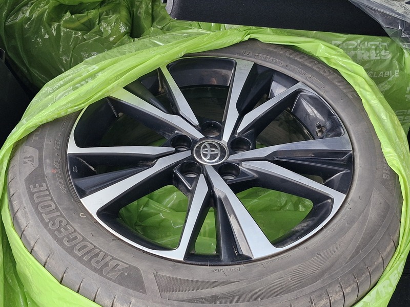 Toyota C-HR vaihtoauto