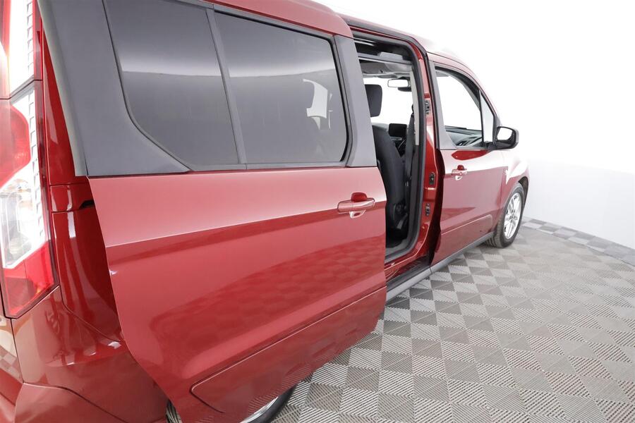 Ford Grand Tourneo Connect vaihtoauto