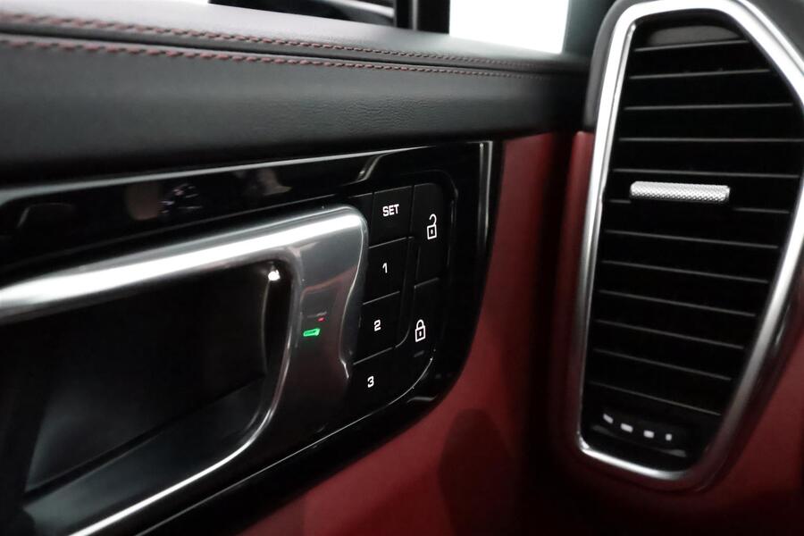 Porsche Cayenne vaihtoauto