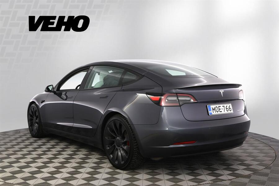 Tesla Model 3 vaihtoauto