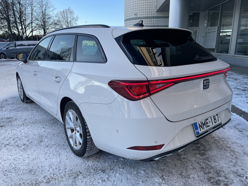 SEAT Leon Sportstourer vaihtoauto