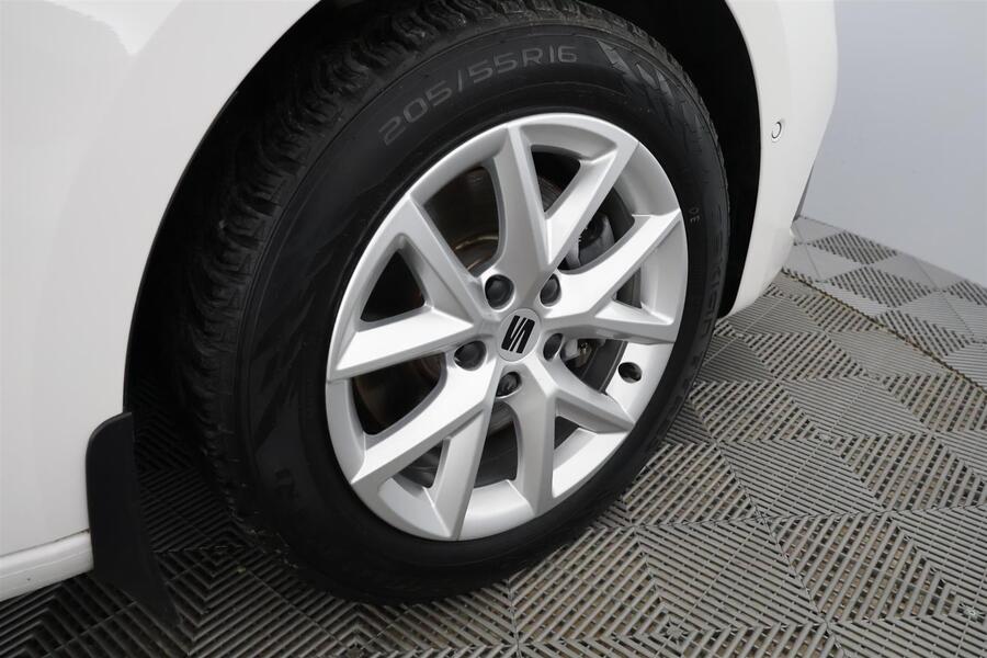 SEAT Leon Sportstourer vaihtoauto