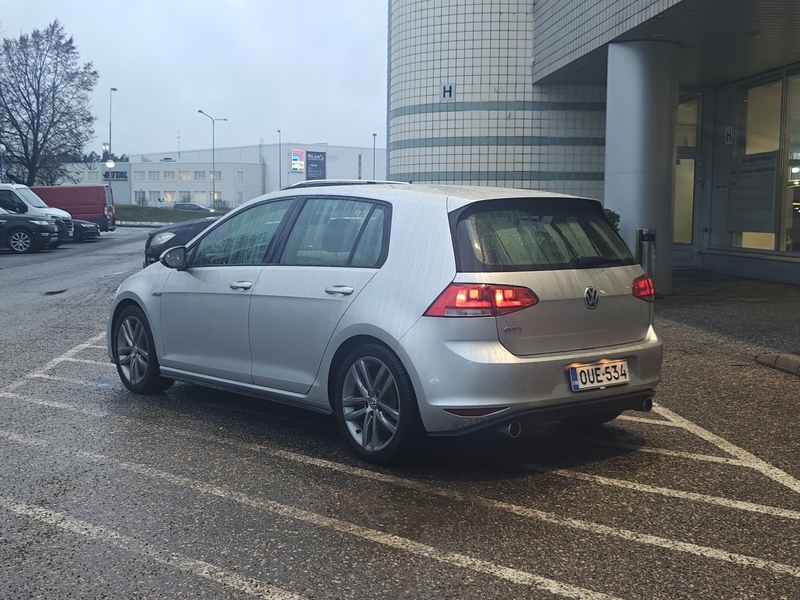 Volkswagen Golf vaihtoauto