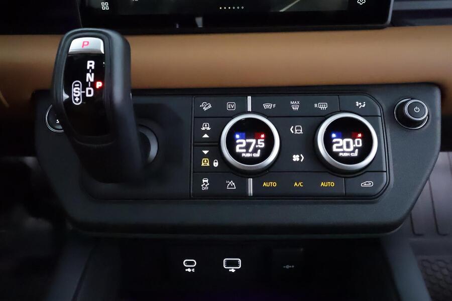 Land Rover Defender vaihtoauto