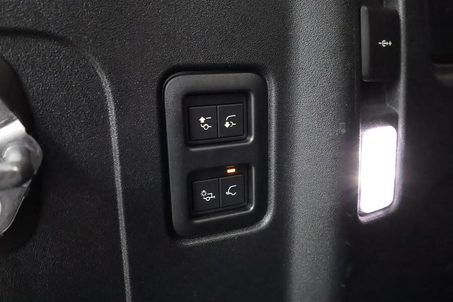 Land Rover Defender vaihtoauto