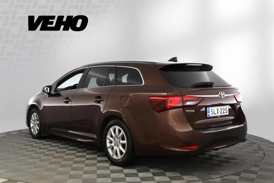 Toyota Avensis vaihtoauto