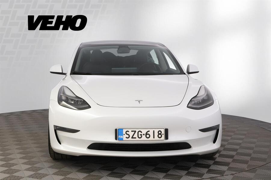Tesla Model 3 vaihtoauto
