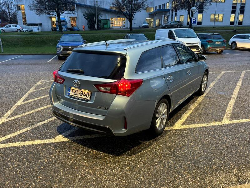 Toyota Auris vaihtoauto