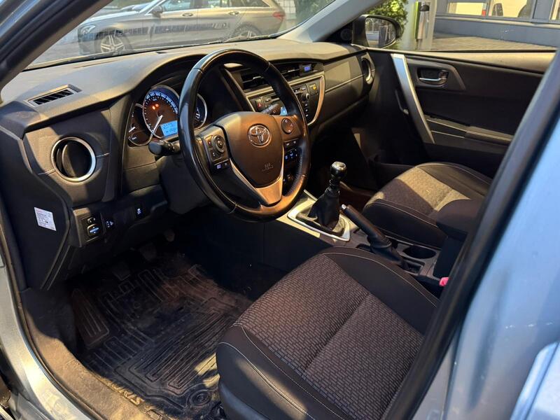 Toyota Auris vaihtoauto