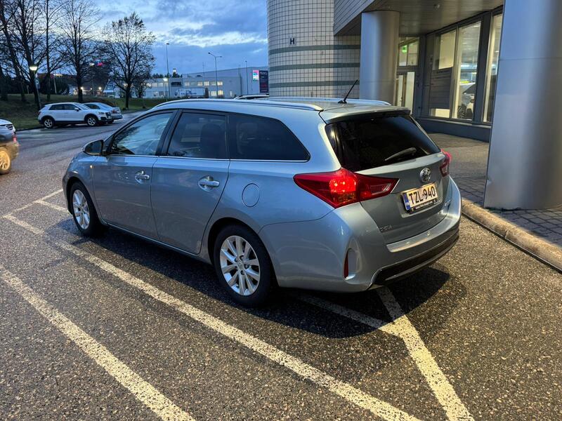 Toyota Auris vaihtoauto