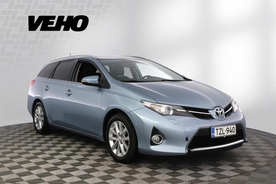 Toyota Auris vaihtoauto
