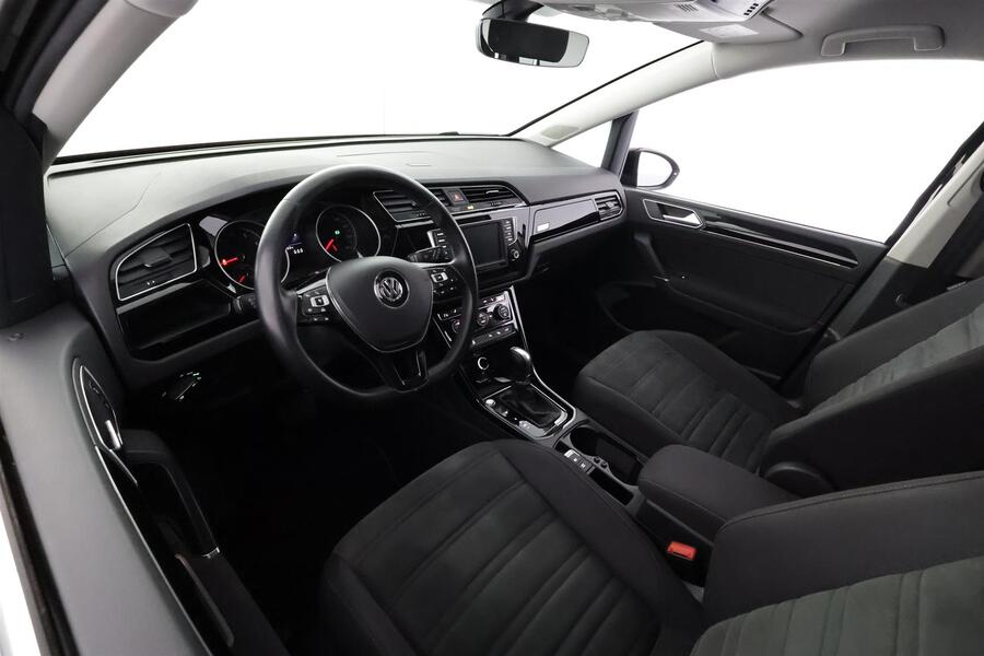 Volkswagen Touran vaihtoauto