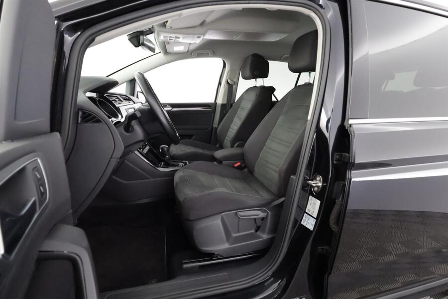 Volkswagen Touran vaihtoauto