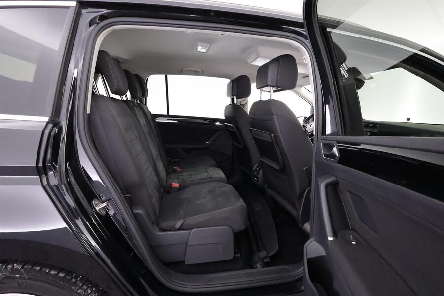 Volkswagen Touran vaihtoauto