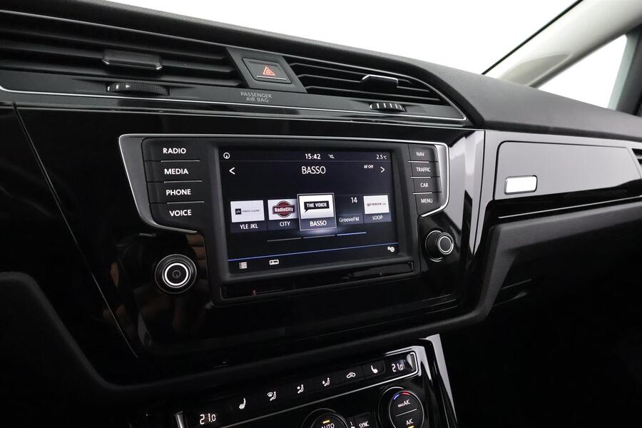 Volkswagen Touran vaihtoauto