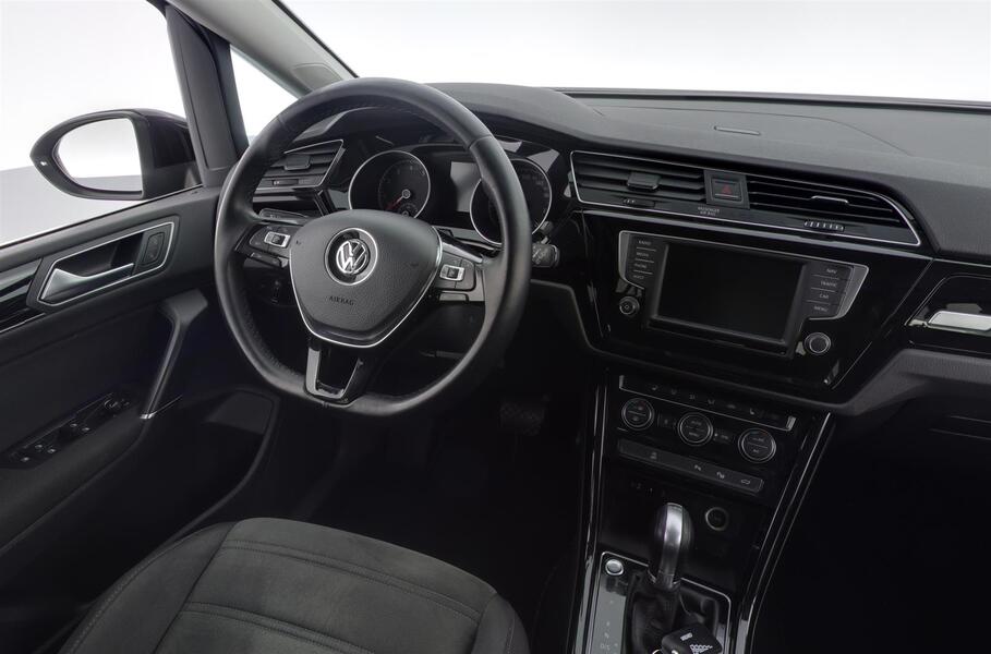 Volkswagen Touran vaihtoauto