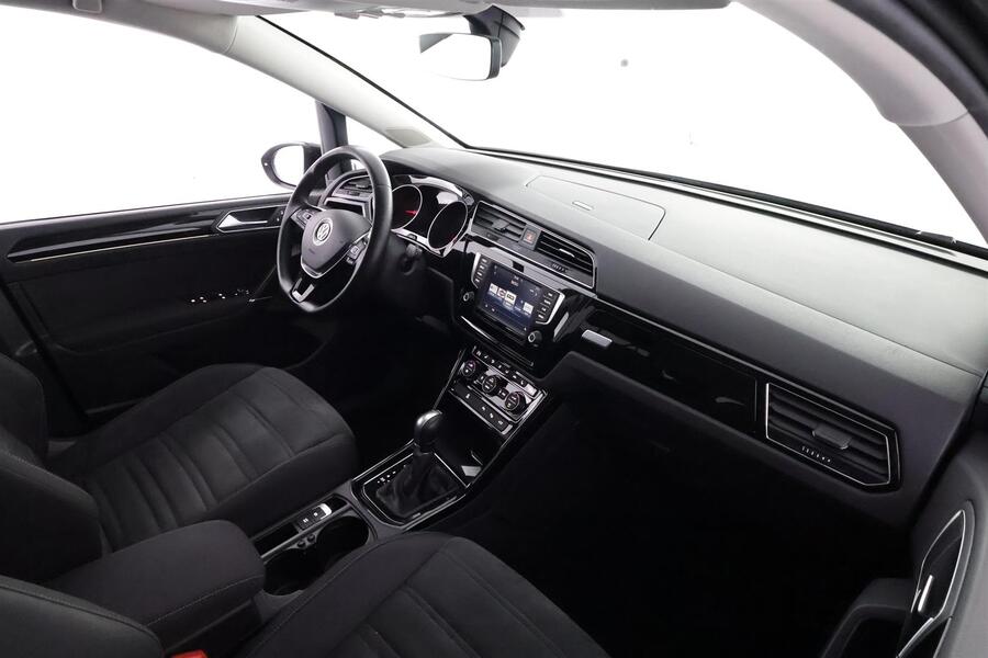 Volkswagen Touran vaihtoauto