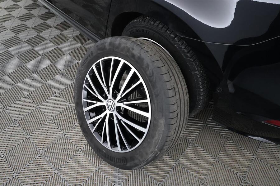 Volkswagen Touran vaihtoauto