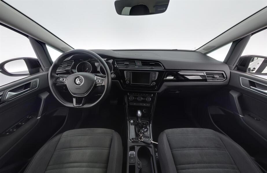 Volkswagen Touran vaihtoauto