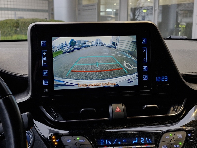 Toyota C-HR vaihtoauto