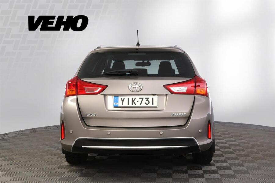 Toyota Auris vaihtoauto