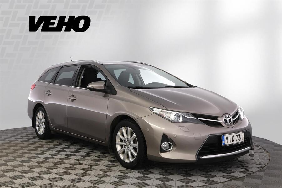 Toyota Auris vaihtoauto