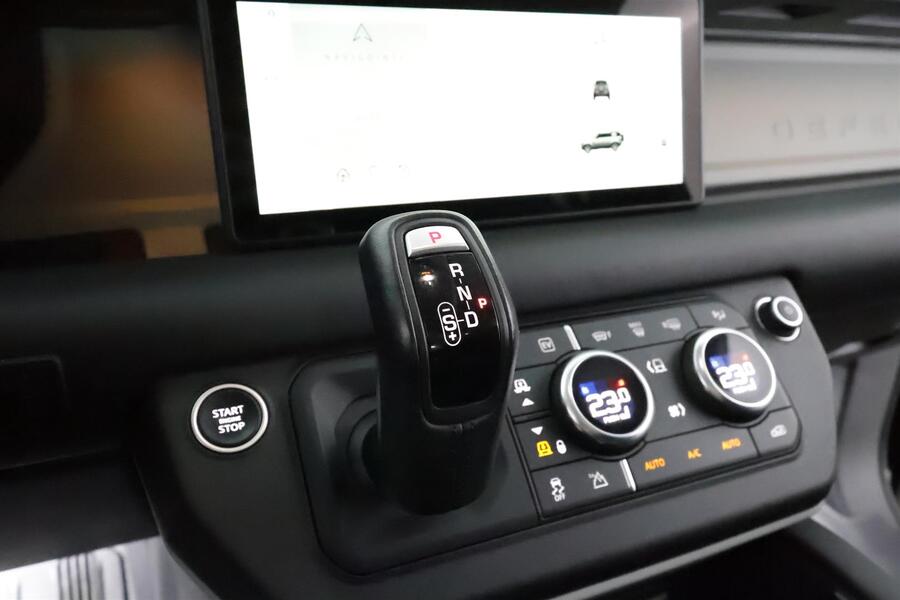 Land Rover Defender vaihtoauto