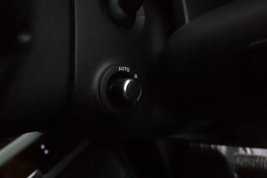 Land Rover Defender vaihtoauto