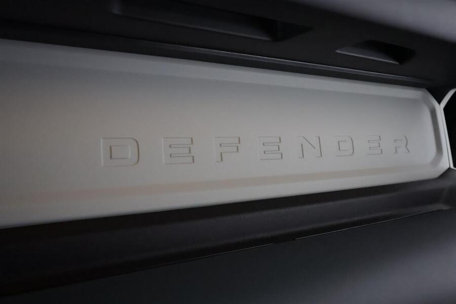 Land Rover Defender vaihtoauto