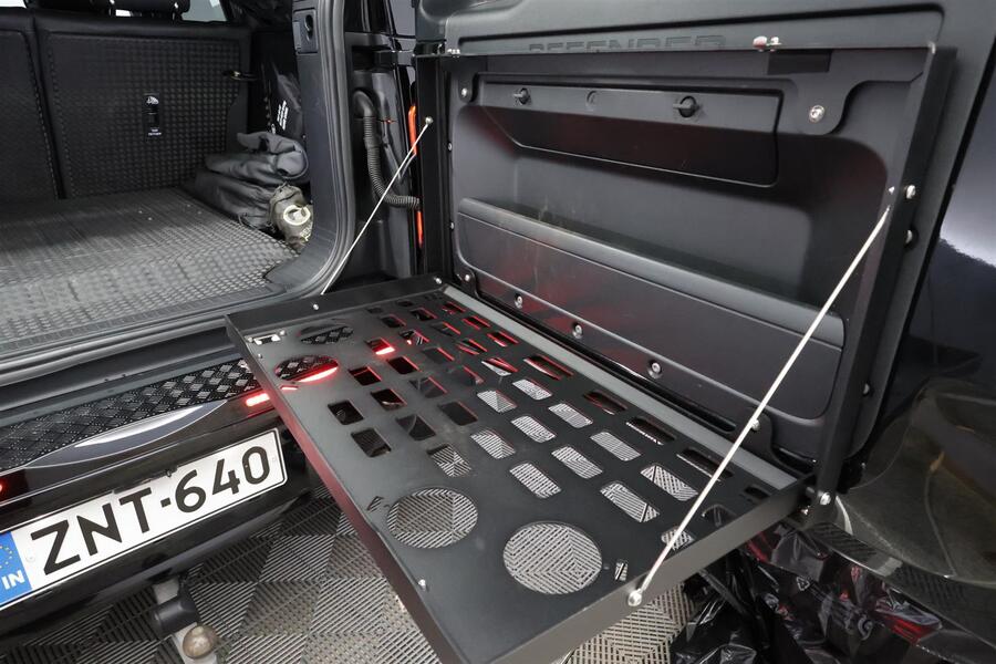 Land Rover Defender vaihtoauto