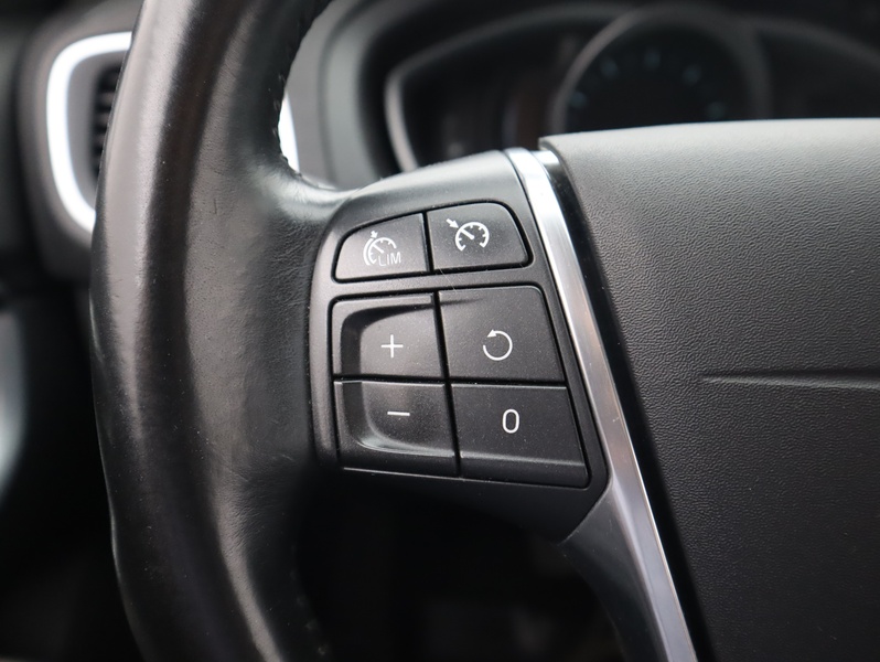 Volvo V40 Cross Country vaihtoauto